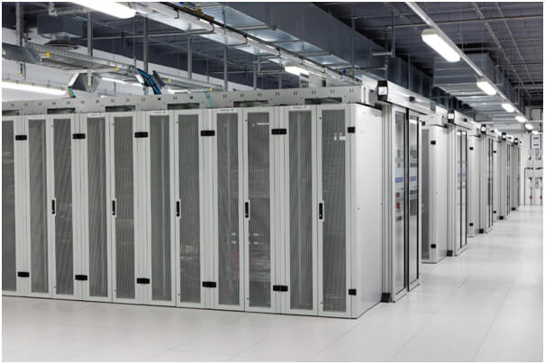 Isolation transformers in data center UPS systems